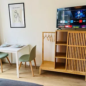 Apartment Antoni Homes 2 Personen I Zentral I Studio I Balkon, Augsburg